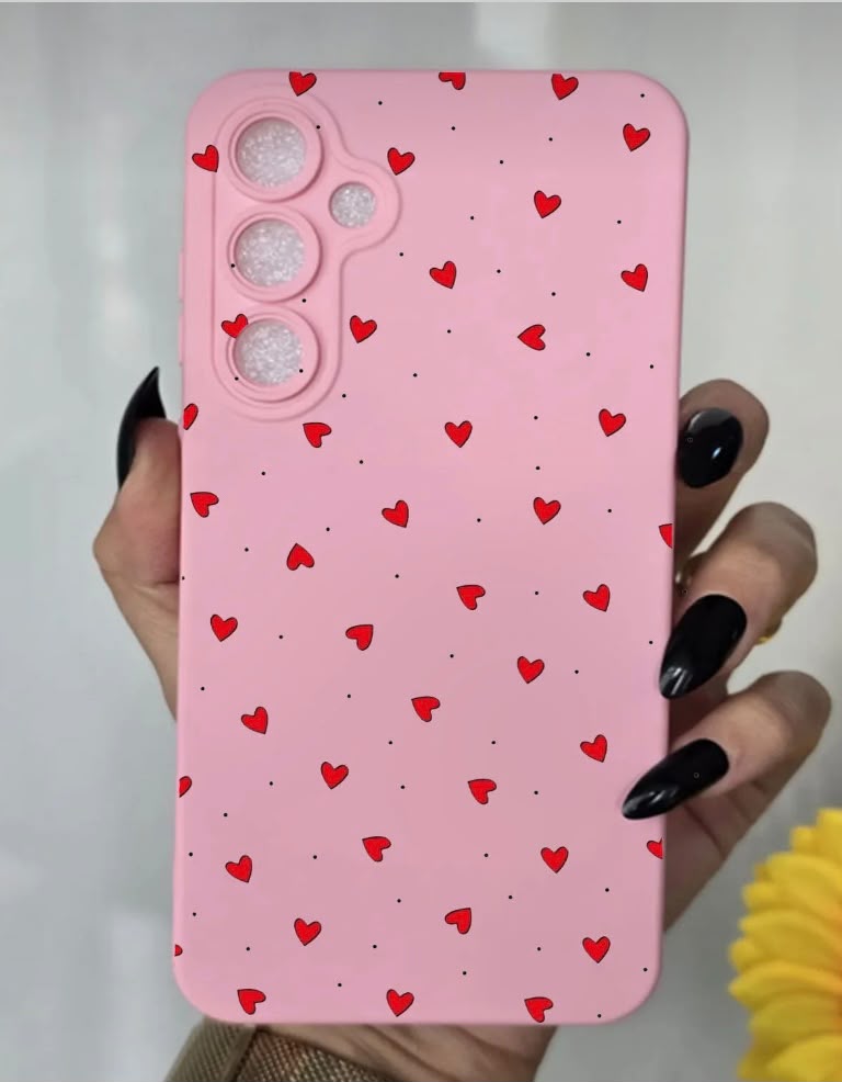 Pembe Kılıfa Kırmızı Kalp Tasarımlı Kamera Korumalı Kılıf